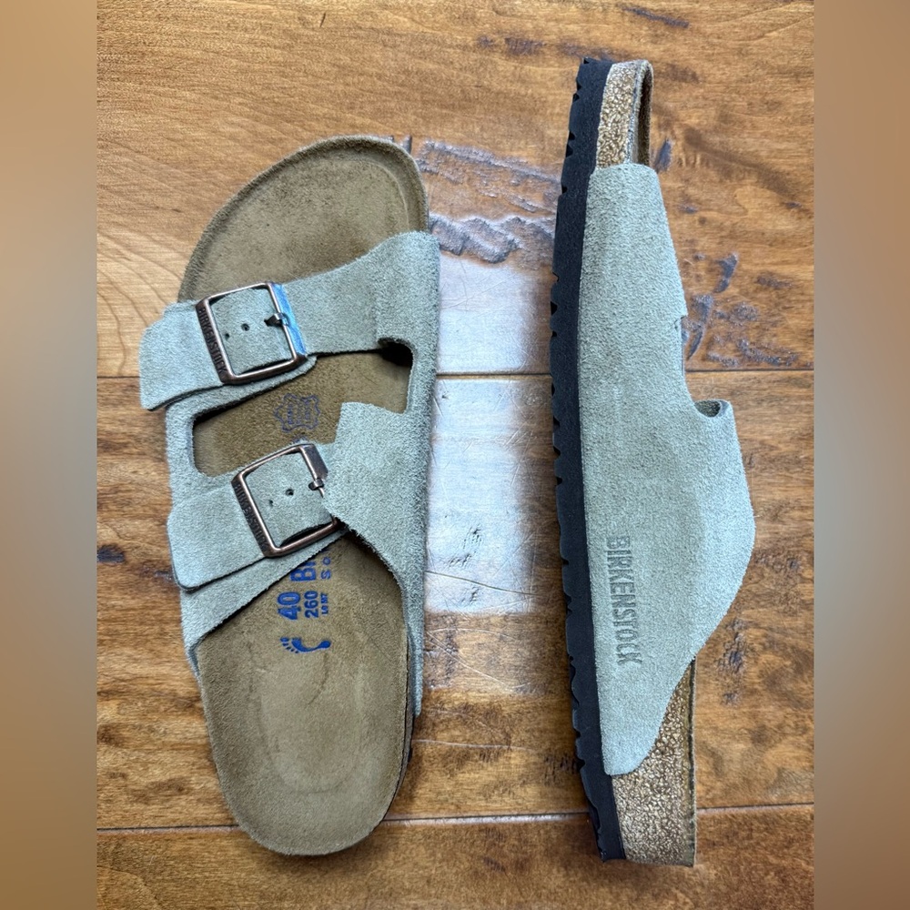 Birkenstock Arizona Suede Light Sand Sandals EU 40 NWOT - Picture 2 of 7